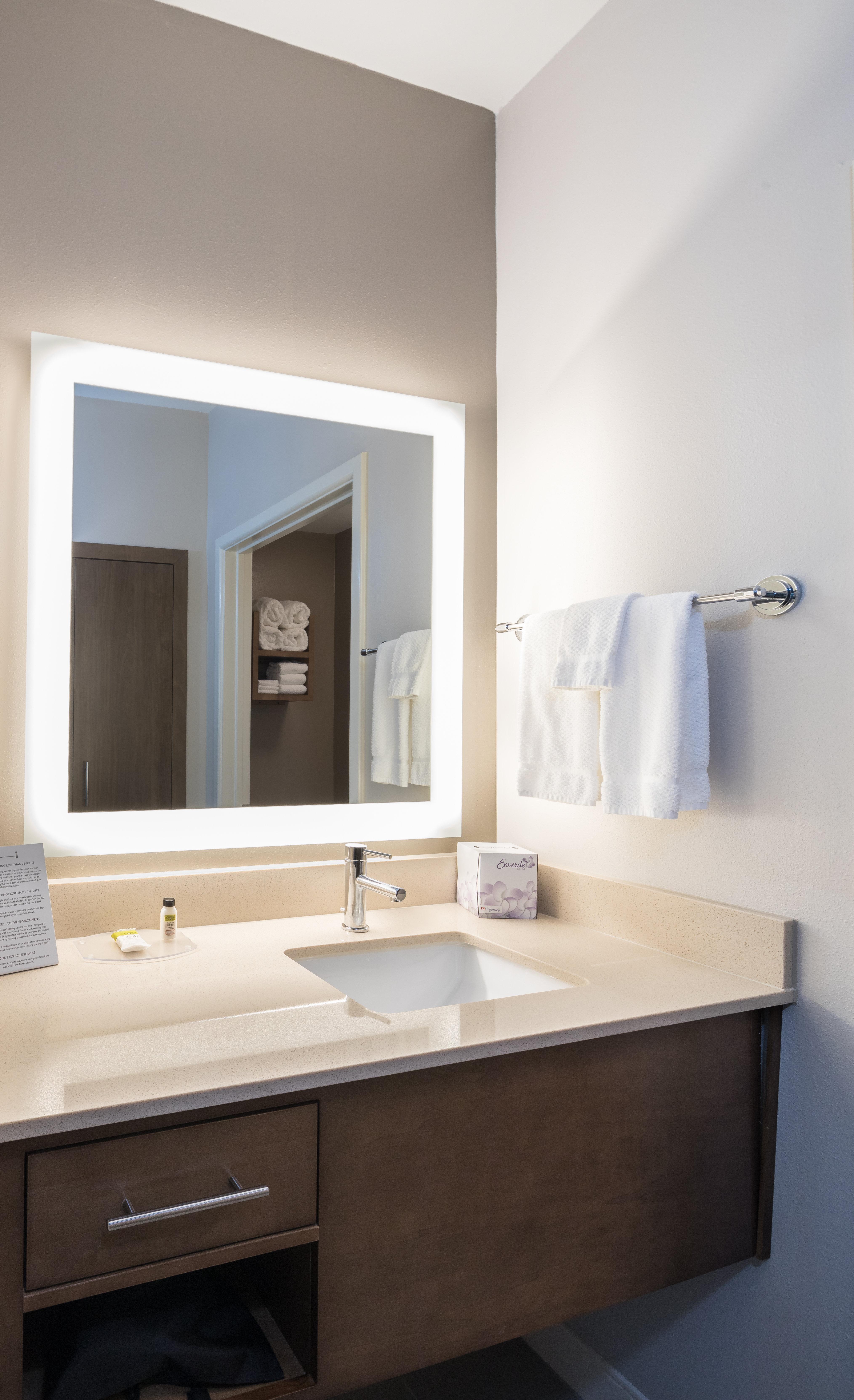 Staybridge Suites - Lake Jackson By Ihg Екстериор снимка